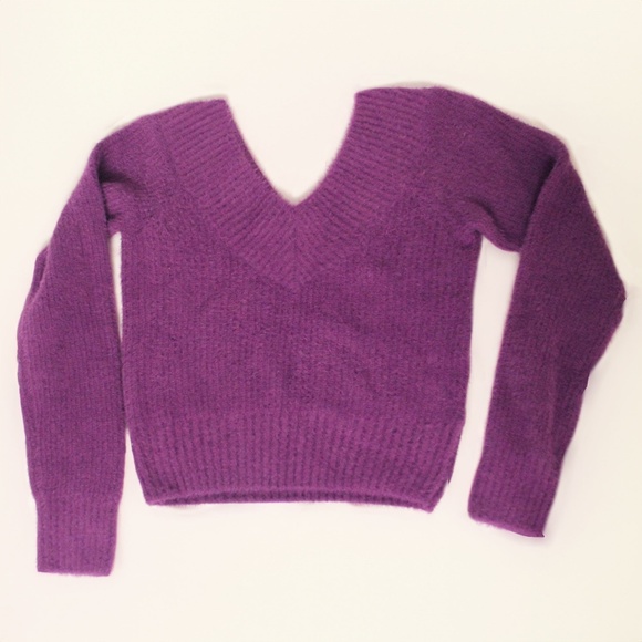 H&M | Soft Violet Wide-V Sweater - Picture 3 of 4